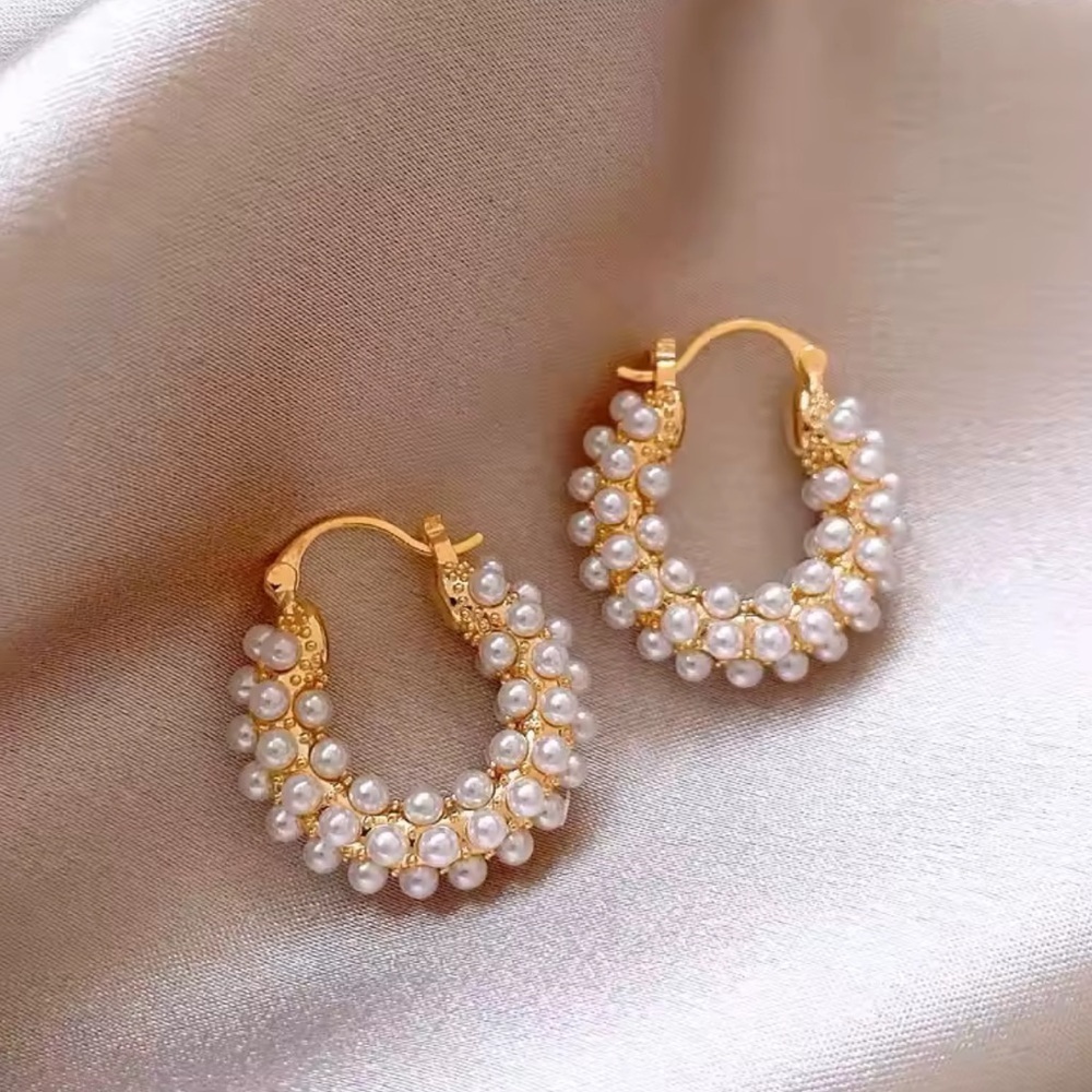 NEW! Elegant Vintage Pearl Hoop Earrings. A6-186 - Picture 7 of 8